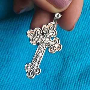 Sterling silver cross pendant